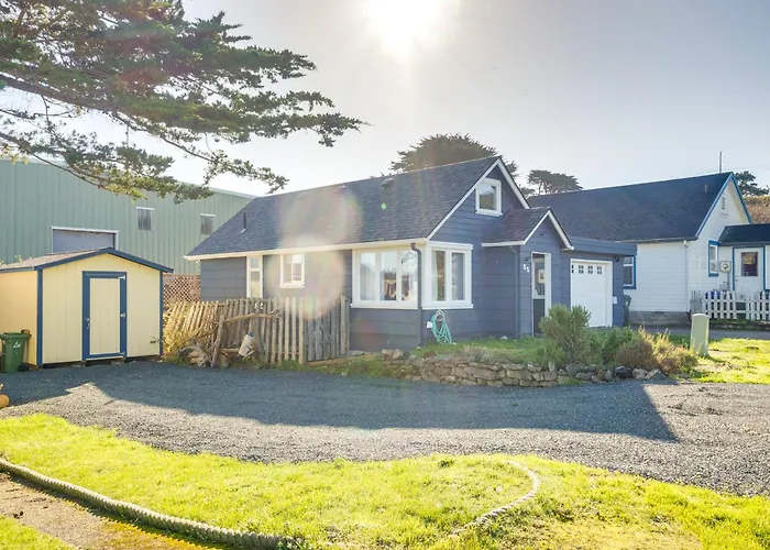 Bandon Beach House Rental: Walk To Downtown!