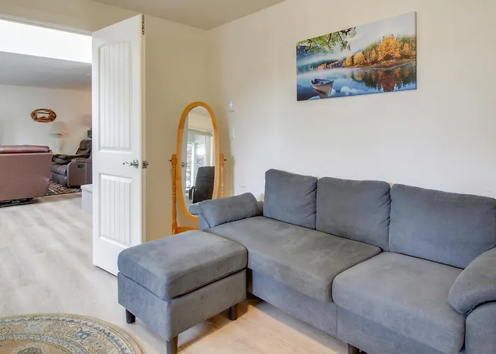 Spacious Bandon Getaway - 2 Blocks To Ocean!