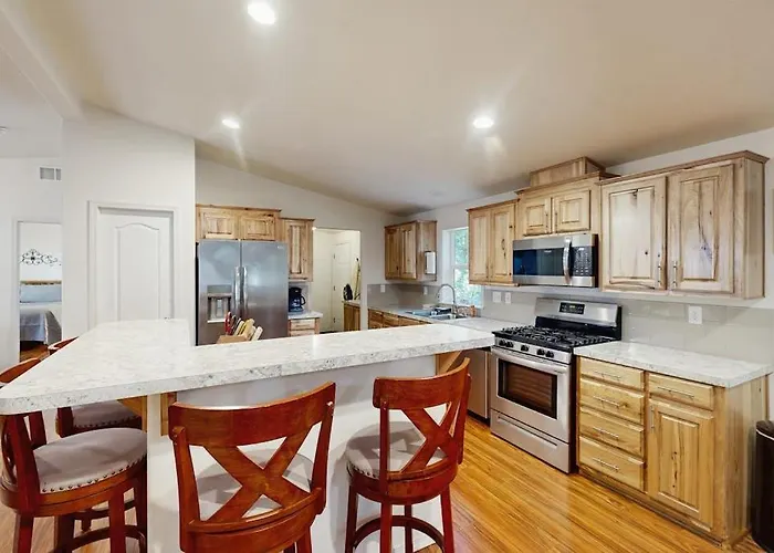 Dog-Friendly Single-Level Home With Ramp Entry Access Firepit W&D And Wifi