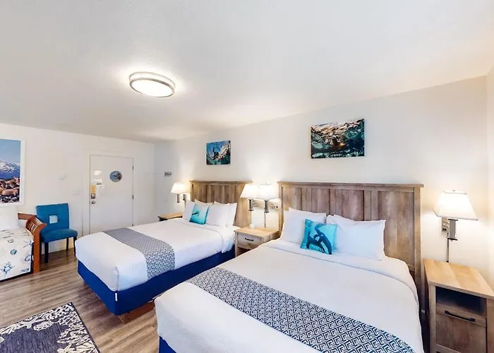 Retro-Chic Beach Room With Fast Wifi - Walk To Downtown Shops & Eateries